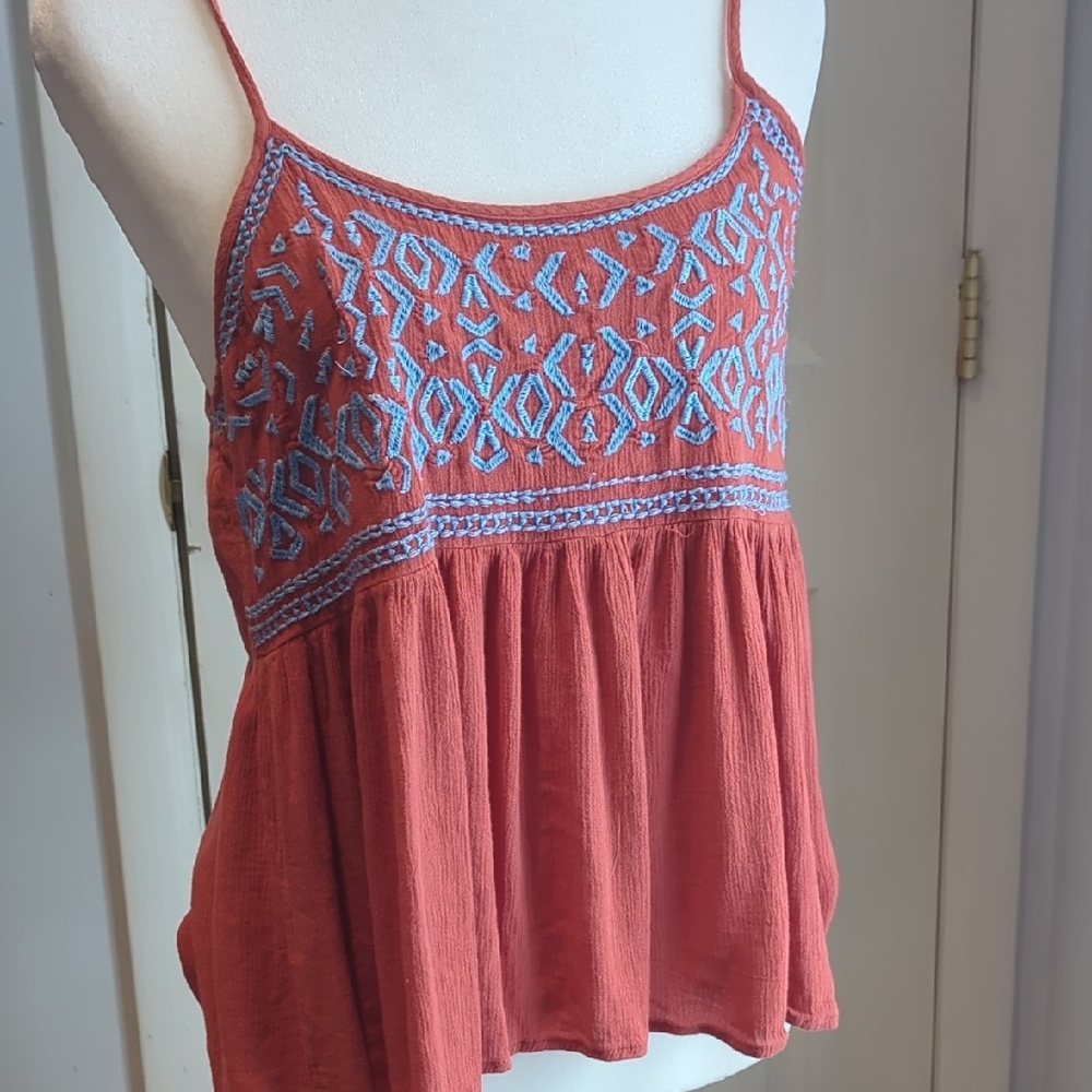Stylish Coral Camisole with Blue Detailing